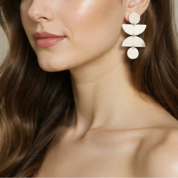 White Geometric Stud Drop Four-Tier - Handmade Earrings - Picture 1 of 4